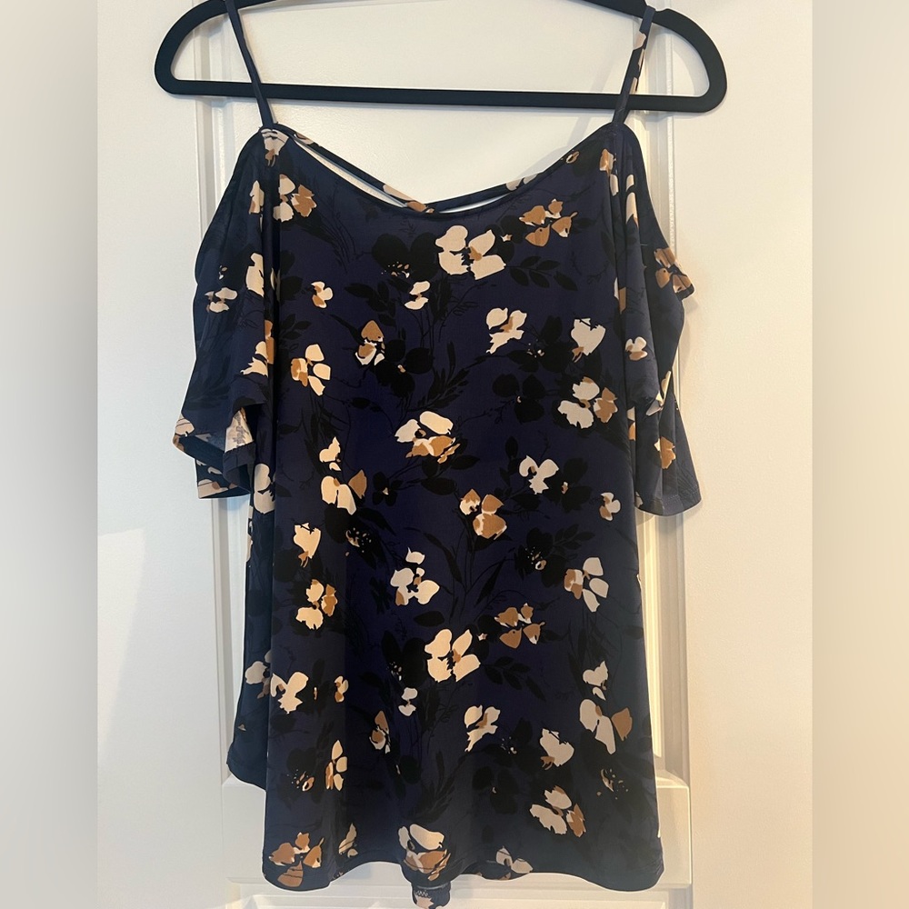 Valette Back Detail Cold Shoulder Knit Top Size M